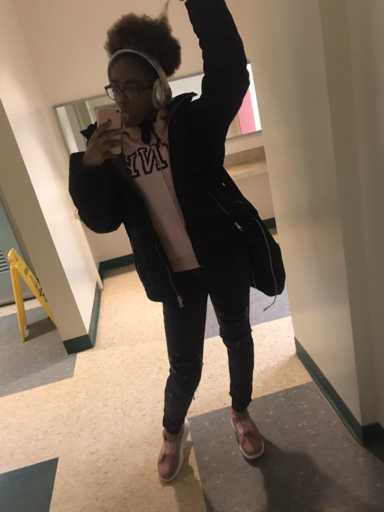 TyyL16's tweet photo. Folllow me 😋and I’ll follow back 😘😘😘 https://t.co/4Bl7mQzJh0