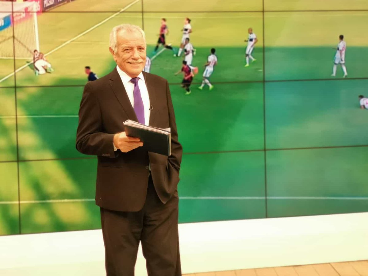 PlateaPy's tweet photo. El análisis más completo 💪 del #SuperClásico partido disputado ⚽ este fin de semana te presentan @HectorCorte1 @JorgeEsteche27 y @edwin_storrer durante #PlateadeNoticias 📌 #EnVivo 📡 por @Paravision5 📺. https://t.co/8NThbGHlVn