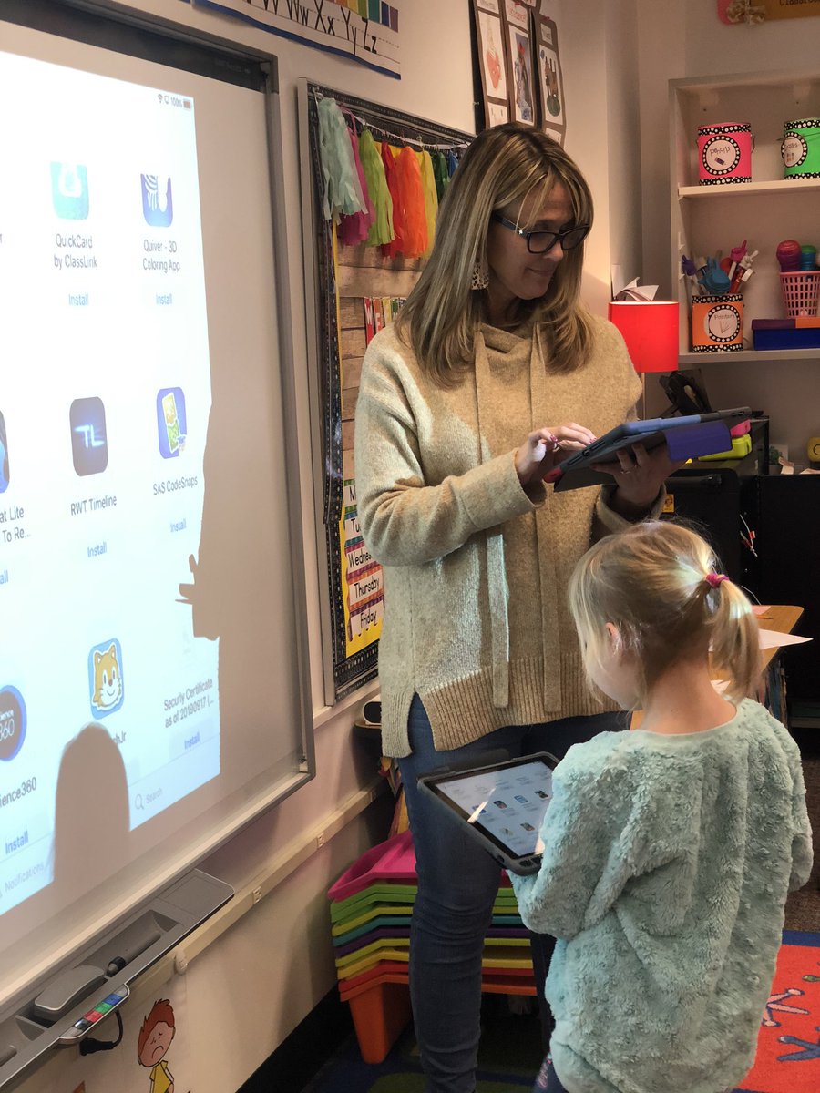 IPad PowerUp Day at LKE! Going great! Thank you @BVBlendED  🍎 <a href="/bvschools/">Blue Valley Schools</a> <a href="/LKELionsBV/">Lakewood Elementary</a> <a href="/bvlibraries/">BV LibraryMedia</a>