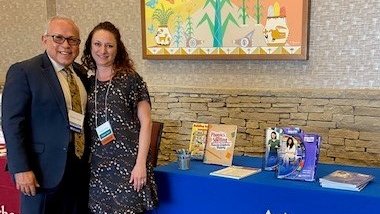 VoyagerSopris's tweet photo. Look who our Cortnie Gurren found at #SWIDA last Saturday? National #LETRS trainer @aa_fierro! #ScienceofReading #Literacy #professionaldevelopment https://t.co/y1W4CsCfRd