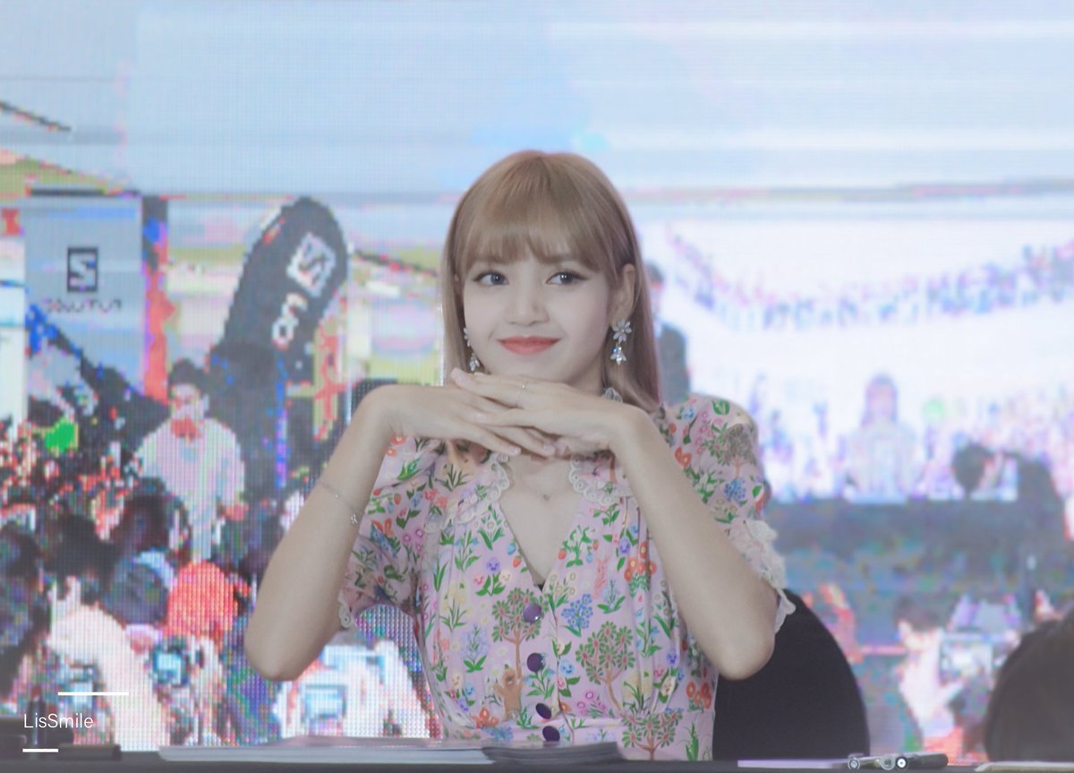 180812 - HQ

👀📸💖

#리사 #블랙핑크
#LISA #BLACKPINK
<a href="/ygofficialblink/">BLACKPINK GLOBAL BLINK</a>