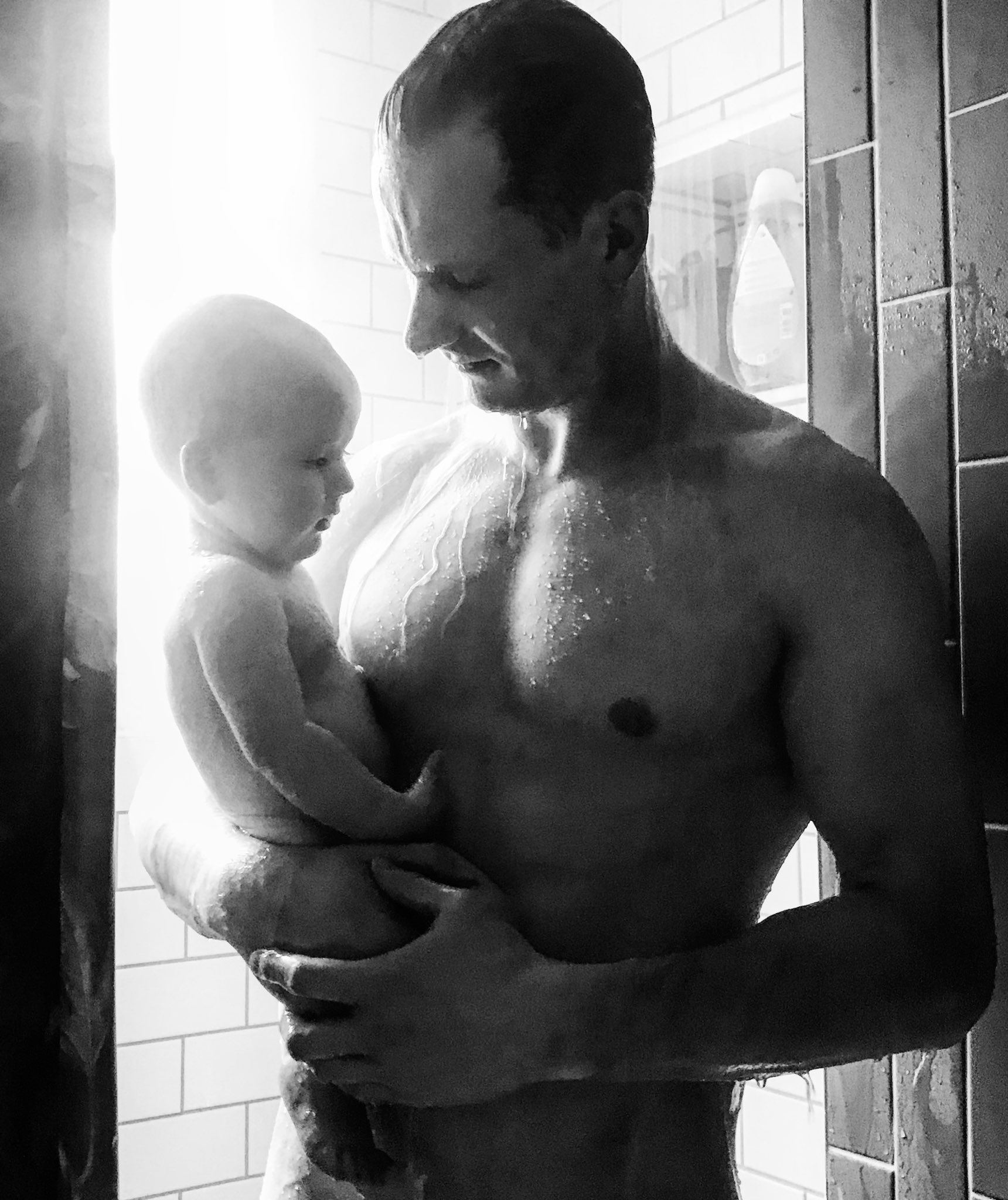 Cara Noir Today Is My Cygnets 1st Birthday It S A Day Of Celebrations And Gifts So Here Is A Gift For You Dear Fans Fatherhood T Co Tqwuijj2uz Twitter