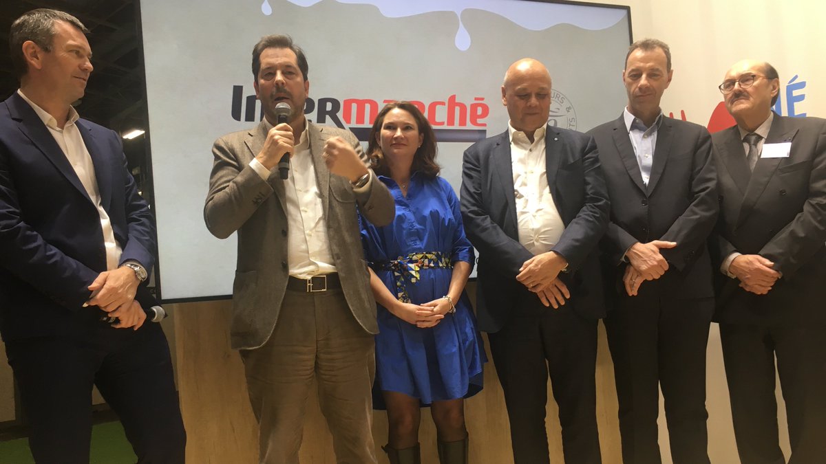 belcorporate's tweet image. Il y a quelques mois, @intermarche renouvelaient son soutien à la démarche unique @belcorporate et #APBO pour une filière laitière rémunératrice, dans l'esprit des #EGAlim👉bit.ly/2STTzRF
Nous sommes fiers de le célébrer aujourd'hui au #SIA2020 avec #ThierryCotillard 🏆