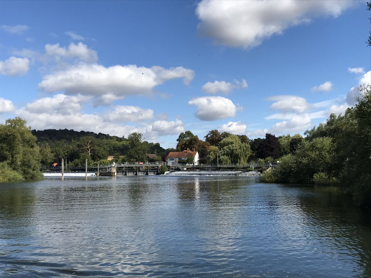 TheWessexRose's tweet photo. The weather has taken a turn for the worse again today so here’s a reminder of what we (hopefully) have to look forward to this summer.A lovely view across #HambledenWeir near Henley. 
#MondayMotivation #Thames @ThamesPics #rivercruise #boatingholidays @BmInlandboating #ukweather https://t.co/8BV6UPFXCR