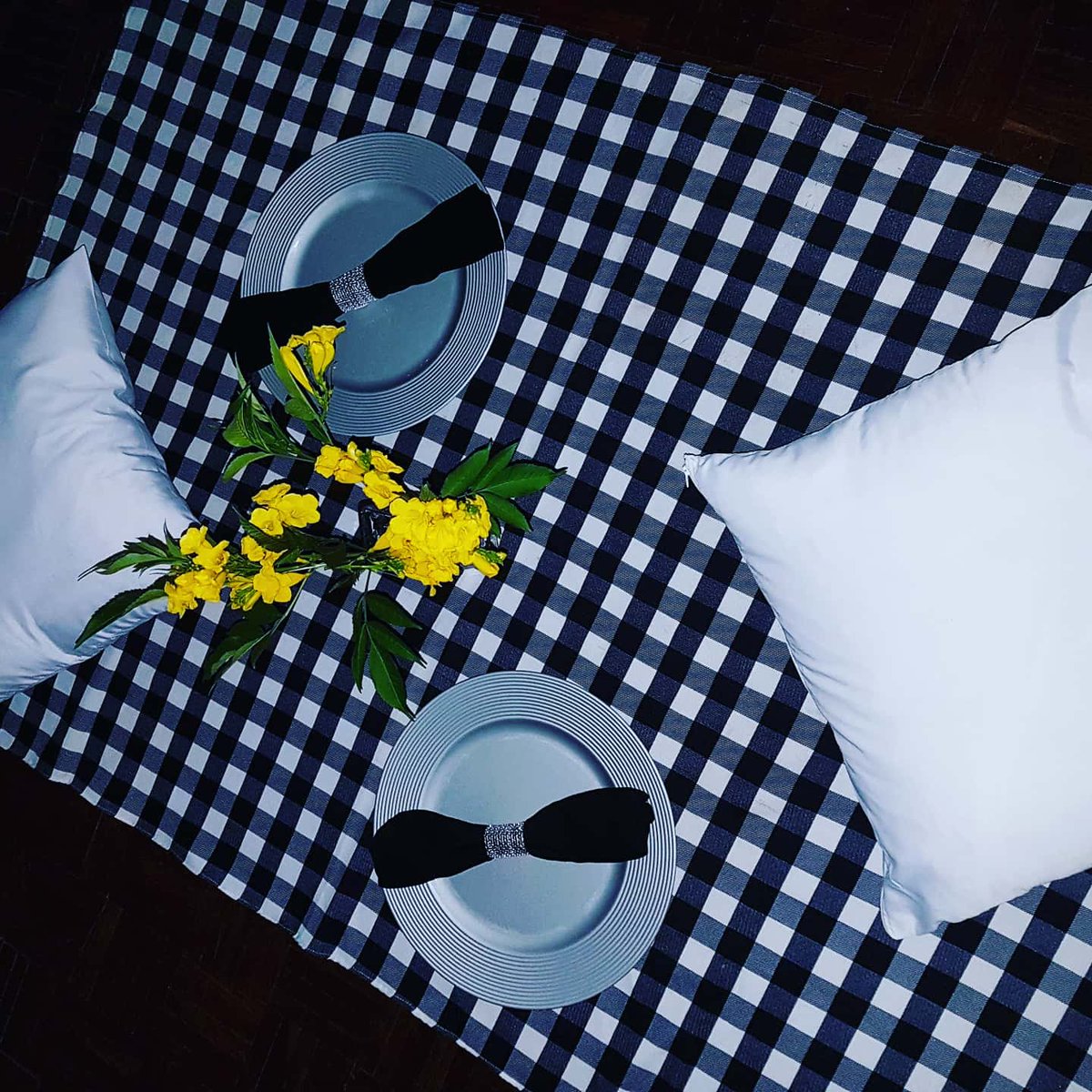 CornerYanni's tweet photo. Sometimes you don't need a big venue, consider a simple indoor setup in your homes with your families and loved ones😍...

#yanniseventscorner https://t.co/KjJygnV7OK