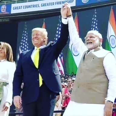 shyambharti's tweet photo. #nmste trumpमुक्तक – हैरान क्यो है |
रच रहा रोज नए इतिहास हिन्द हैरान क्यो है |
चढ़ रहा नीत नए मुकाम हिन्द परेसान क्यो है |
कारवा ये हिन्द वो शैलाब अब रुकने वाला नहीं |
देख हमारी शान हलकान अब पाकिस्तान क्यो है |
श्याम कुँवर भारती https://t.co/6zsbBl1JAM