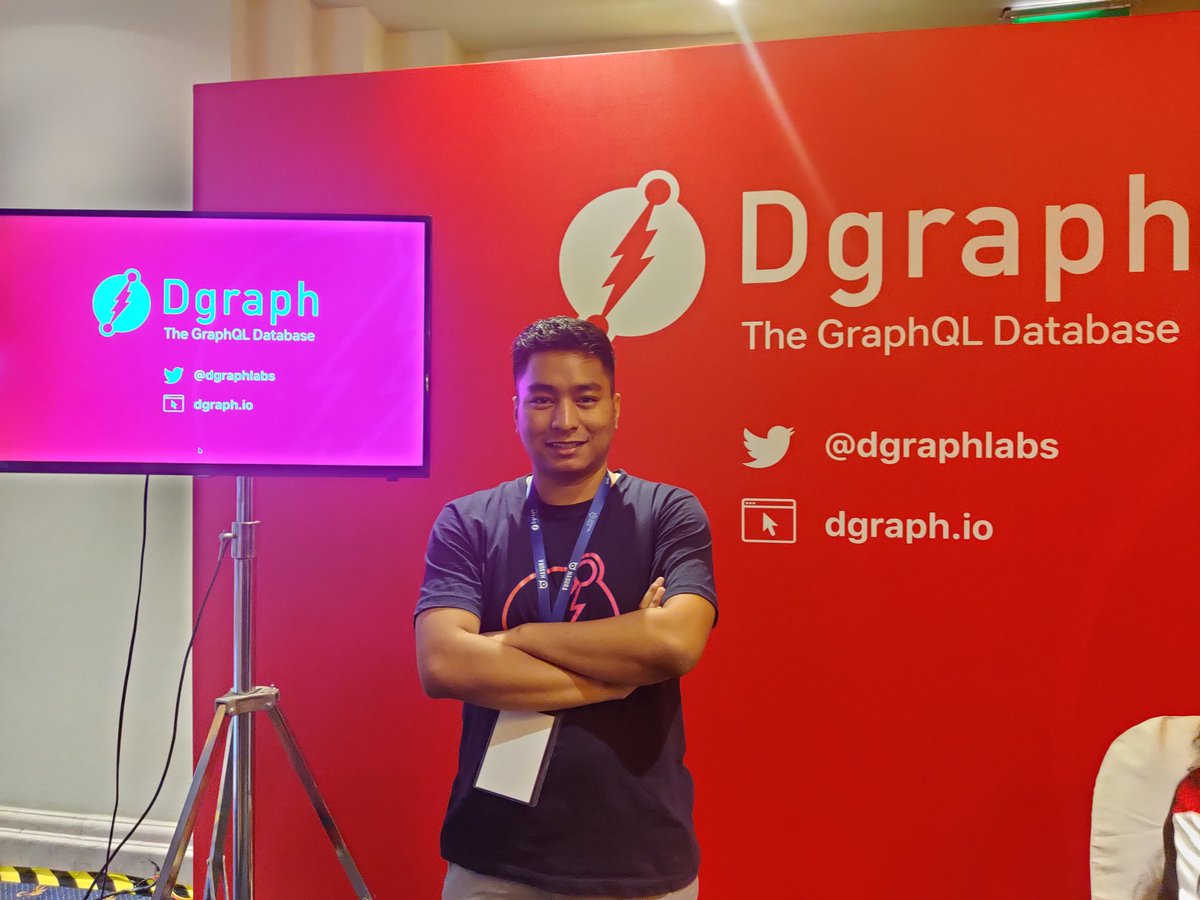 c0degeas's tweet photo. My first time being on the other side of a conference booth.
#GraphQLAsia2020 #GraphQL https://t.co/w0rXxLVTcF