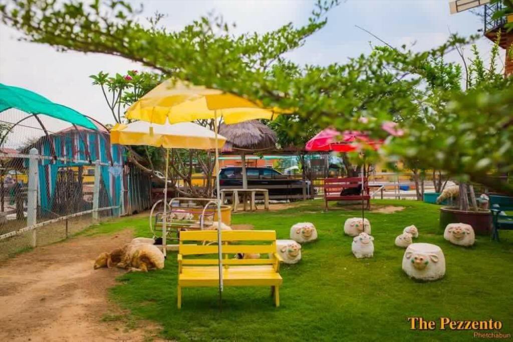 travalssale's tweet photo. “Cozy Tuscany house phetchabun” บ้านพักที่ให้กลิ่นอายแนวอิตาลีหน่อยๆ เข้ากับอากาศ
สบายๆในเมืองเพชรบูรณ์ สงกรานต์นี้ยังว่าง ^^

รายละเอียดที่พัก คลิกที่นี่ : https://t.co/FWhTHhpxWX https://t.co/QtdgRQ5Lek