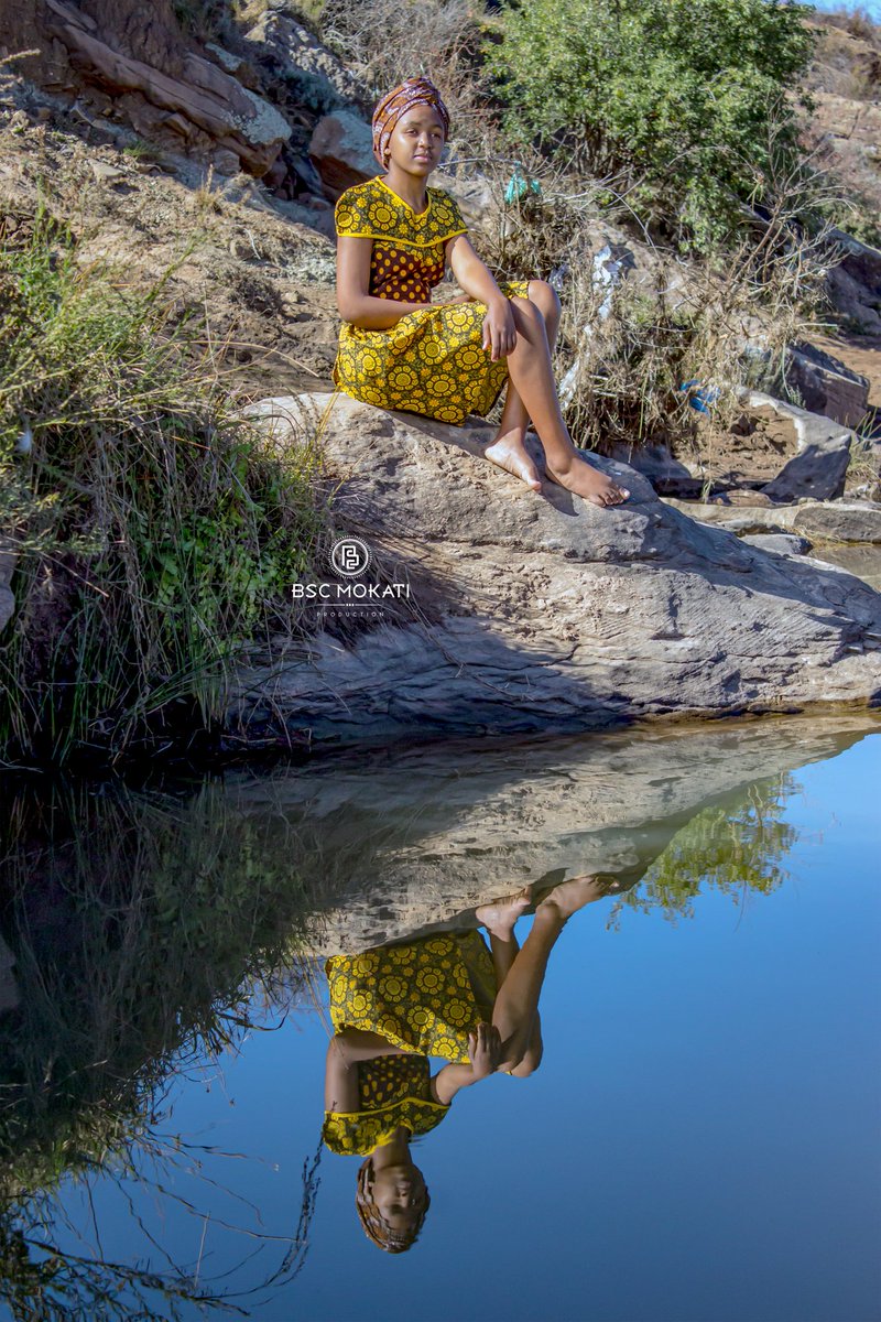 KgosanaYaTaung's tweet photo. #AbongileM #DineoM#SiyaKDesign #Sterkspruit #BscMokatiProduction #Modeling #modernAfrican https://t.co/hAhwbHqSqh