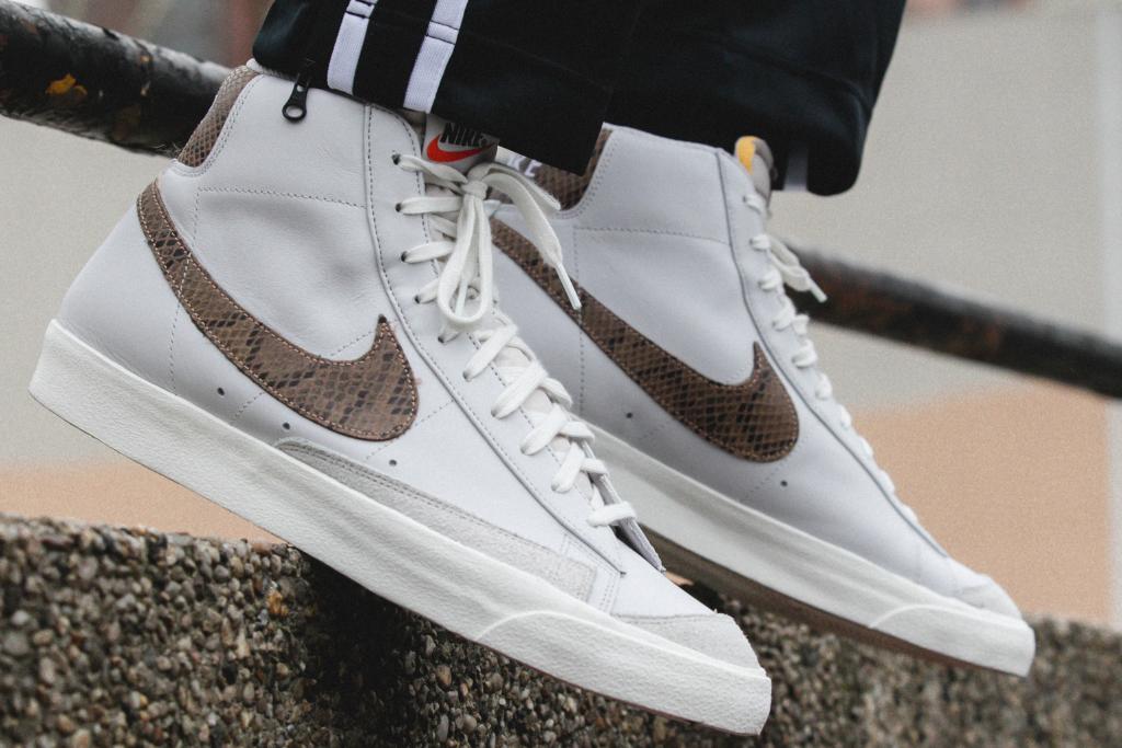 foot locker nike blazer mid