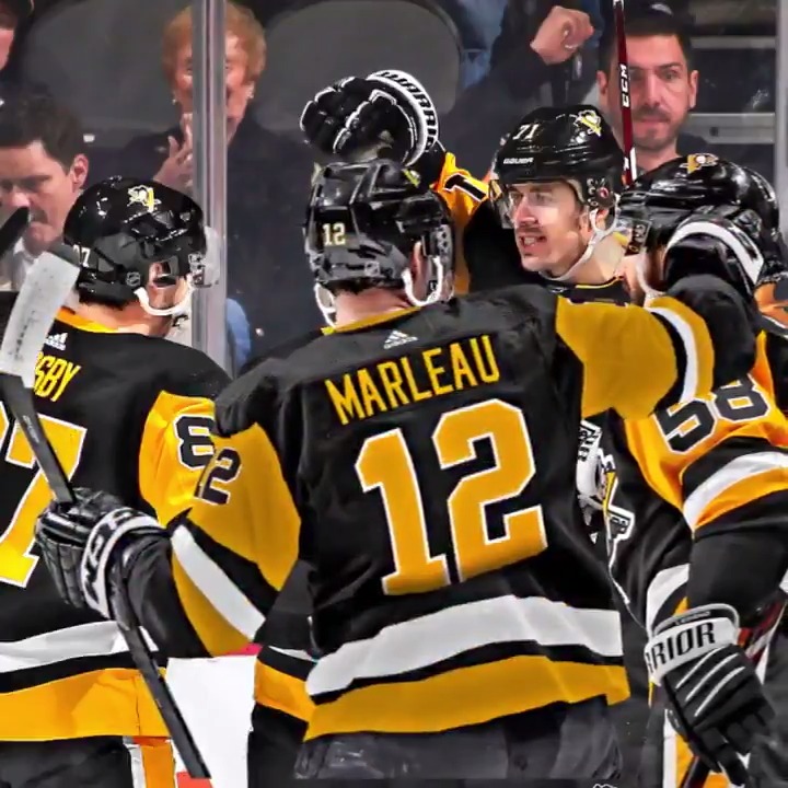Patrick Marleau Pittsburgh Penguins Unsigned Black Jersey Skating  Photograph