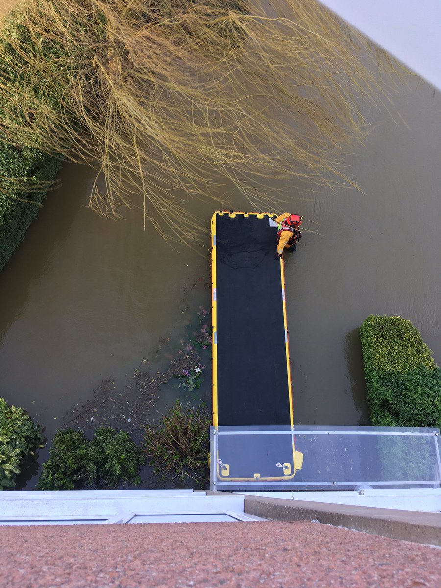 So we got evacuated! We’re okay, staying with my parents 😞 
#floods #nightmare