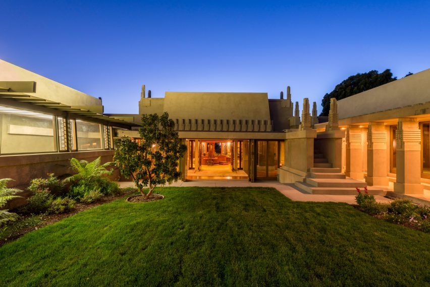 PeteBuonocore's tweet photo. CITY NEWS: Frank Lloyd Wright’s Hollyhock House gets designated as Los Angeles' first UNESCO World Heritage Site https://t.co/lS3mU9vZGQ #Realestate #LosAngeles #Architecture #LloydWright #City #LA #Hollywood #UNESCO #Geritage #History https://t.co/A0nIQpGycs