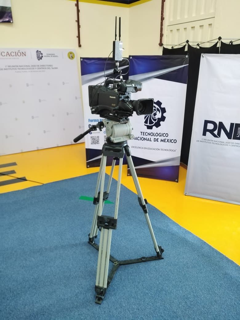 BURSTMX's tweet image. ¡ADIÓS A LOS CABLES!
Sistema de cámara inalambrica.  Redes sociales📲.
fb: @BurstComMexico
tw:@BURSTMX
in: BURST COM SA DE CV
#producción #camara #cameraoperator #filmproduction #filmando  #detrasdecamaras #paraquemexicofilmemas
#Panasonic, #BURSTCOM, #burst, #negocios, #burstCom