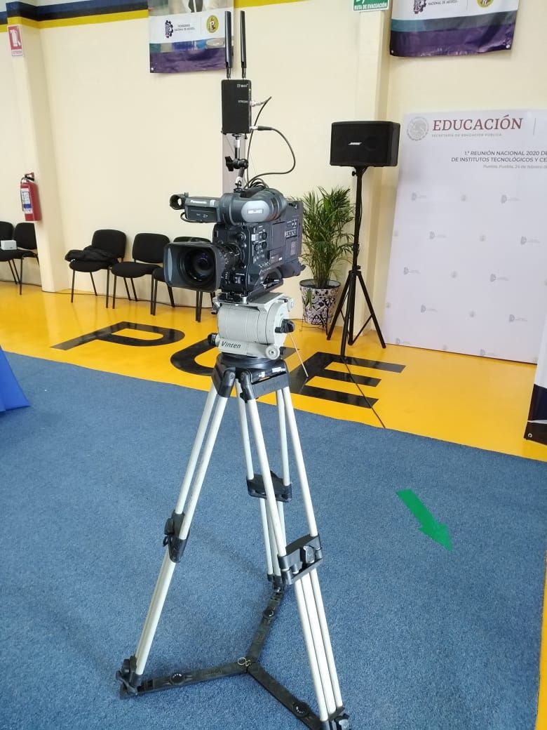 BURSTMX's tweet image. ¡ADIÓS A LOS CABLES!
Sistema de cámara inalambrica.  Redes sociales📲.
fb: @BurstComMexico
tw:@BURSTMX
in: BURST COM SA DE CV
#producción #camara #cameraoperator #filmproduction #filmando  #detrasdecamaras #paraquemexicofilmemas
#Panasonic, #BURSTCOM, #burst, #negocios, #burstCom