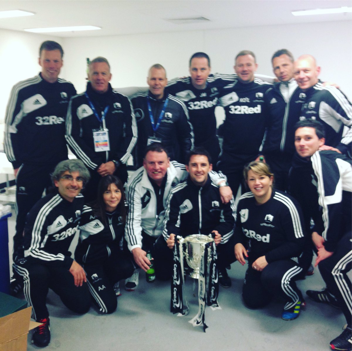 #capitalonecupfinal #teambehindtheteam #happymemories <a href="/SwansOfficial/">Swansea City AFC</a>