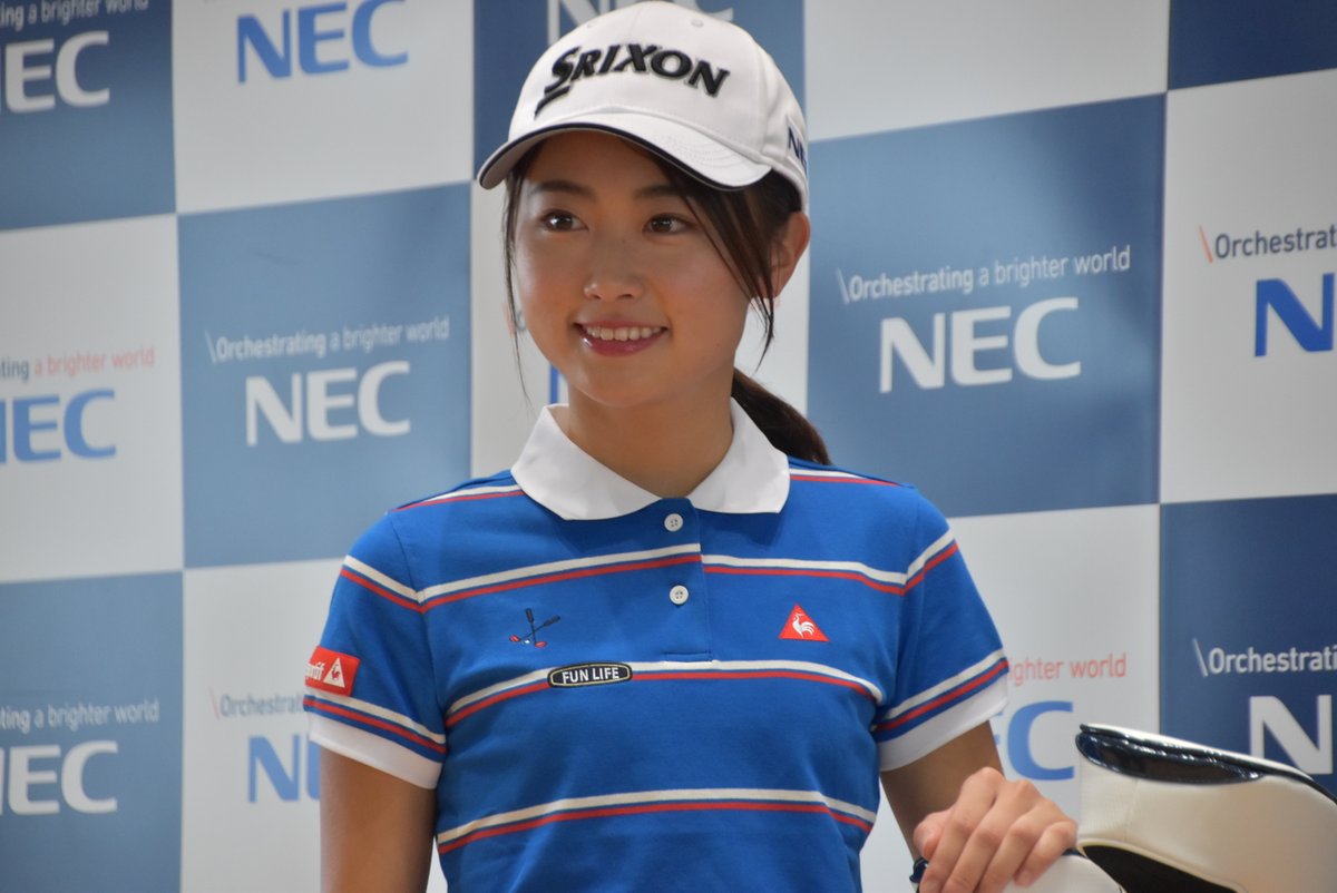 Nec 公式 女子プロゴルファーの 安田祐香 選手との所属契約記者会見の際の写真をどうぞ Nec Sports