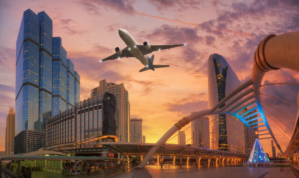 ThailandInsider's tweet photo. Score $50 cash back on your next flight to Thailand! If you book a round-trip flight from the US to any city in Thailand through the Hopper app by February 28, you'll get $50 back for each adult traveler. 

Click here for details: https://t.co/4alRANwDBq
#thailand #travelthailand https://t.co/rttZpPHKYU