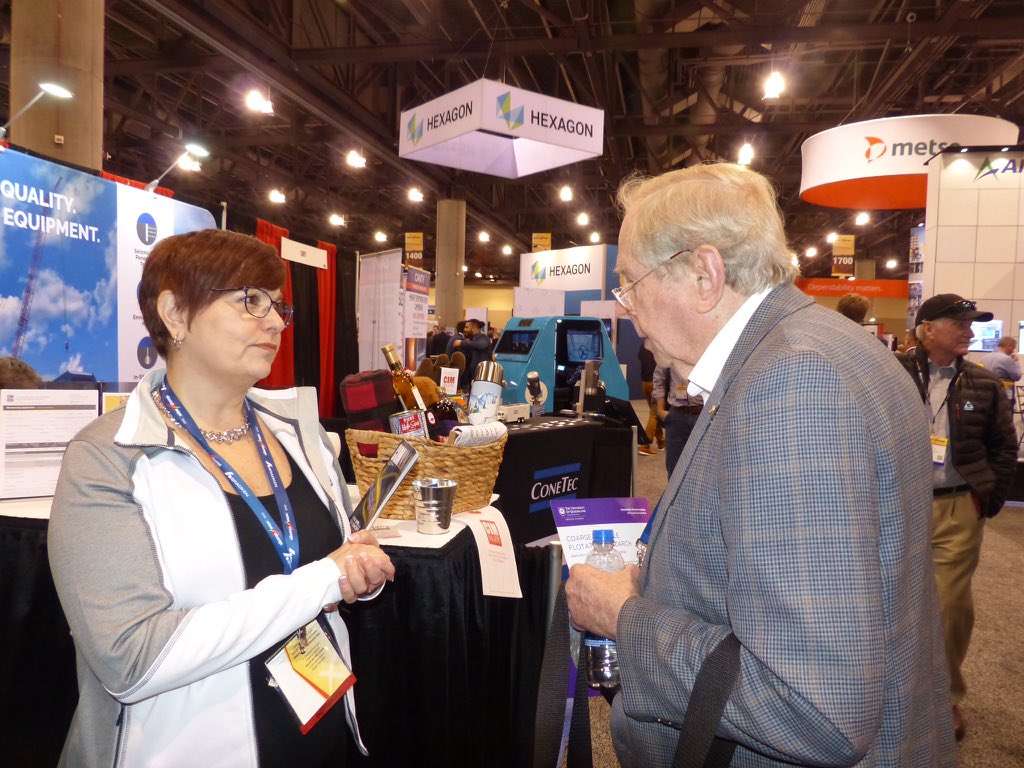 barrywills's tweet image. A rare sighting of the legendary Prof. Graeme Jameson, inventor of the eponymous flotation cell, at #MineXchange2020 @CIMorg @smecommunity