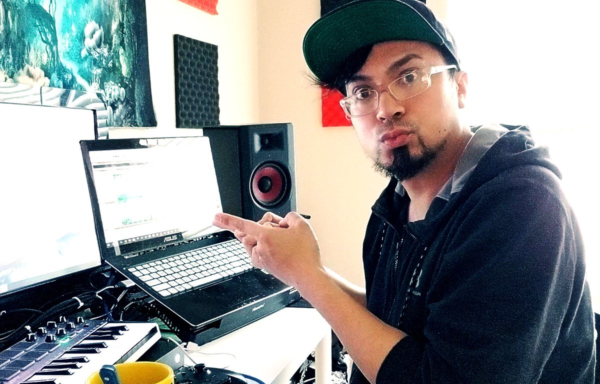 Hyp3rLynx's tweet photo. If it's important to you, you'll find a way, if not, then keep making excuses. GET 2 WERK!
Mixing and mastering my new single Coquito, coming out next monday!
Follow me @Hyp3rLynx
#hyp3rlynx #hyp3rlynxmusic #hyp3 #hyp3r #lynx #coquito #moombahton #musicmaker #edm #edmtunes https://t.co/jUmjxfwJkU