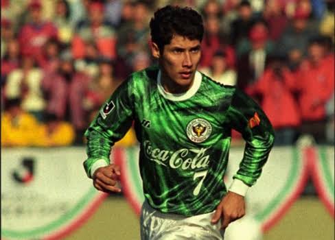 AVascainos's tweet image. ÍDOLO PODE AJUDAR O VASCO

O craque Bismarck é um dos jogadores brasileiros mais respeitados no Japão, onde atuou por 9 anos. Com todo seu prestígio, ele vai tentar ajudar o Vasco a trazer o lateral japonês Yuto Nagatomo. Quer saber como?

Assista aqui: youtu.be/LxQd9mzfGJ8