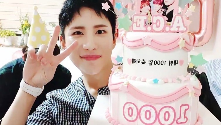yulix_kang00's tweet photo. Este hermoso ser no le harรญa daรฑo a nadie a รฉl solo le importa hacer feliz a su fandom y ya ๐ฅบ๐
#WeLoveYouSehyoon #WhyWeLoveSehyoon #ProtectACE #์์ด์ค @official_ACE7 https://t.co/mk3JPF5pvH