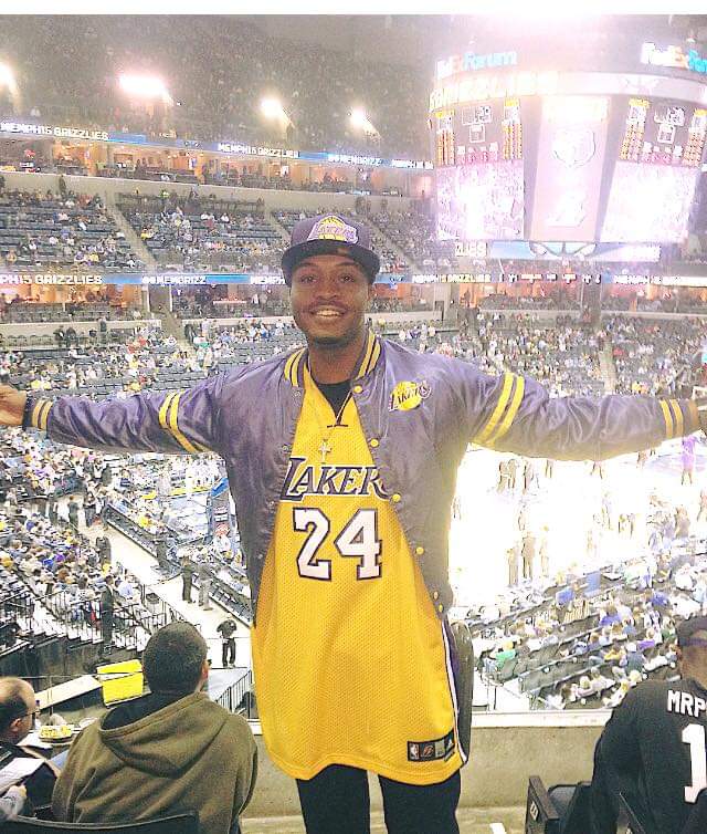DrGQ's tweet photo. Only a few players that I considered potential peers that I wore their jerseys. Kobe Bryant was an inspiration. Lakers fan since the 80s. Lakers games were a priority when I lived in Memphis. #LakeShow #FarewellKobe | #ThanksBean #BlackMamba 😥 https://t.co/556JTkfVHR