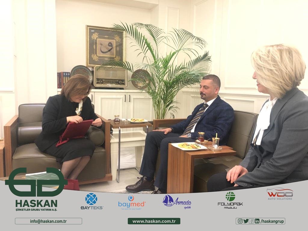 Yönetim Kurulu Başkanımız Hasan Gürkan Bayram, Gaziantep Büyükşehir Belediye Başkanı Sn. Fatma Şahin’i makamında ziyaret ederek gündeme dair istişarelerde bulundu ve 6 Mart’ta yapılacak Dünya Kadınlar Günü Programına davet etti.