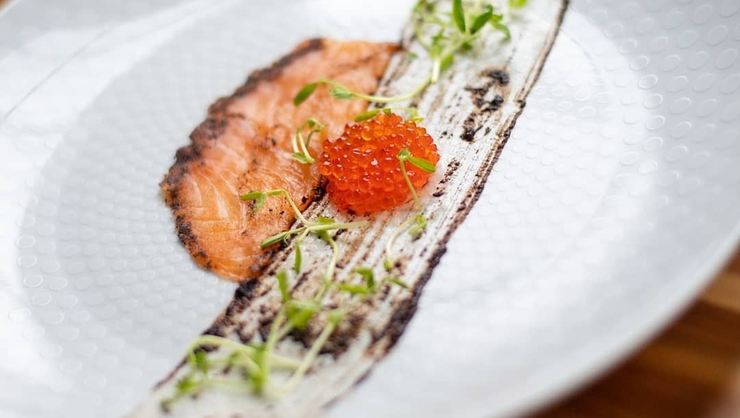 riverenceusa's tweet photo. Beautiful work by @chefkwill: Jerk Spice Cured #RiverenceGold Gravlox | #Riverence Steelhead Roe | Black Garlic Puree
#riverencetrout #riverencegold #rollwithus #goldentrout #seafood #pescatarian #roe #farmtotable #sustainablseafood #chefstalk #freshfish #idaho #aquaculture https://t.co/o9oC7t4Re7