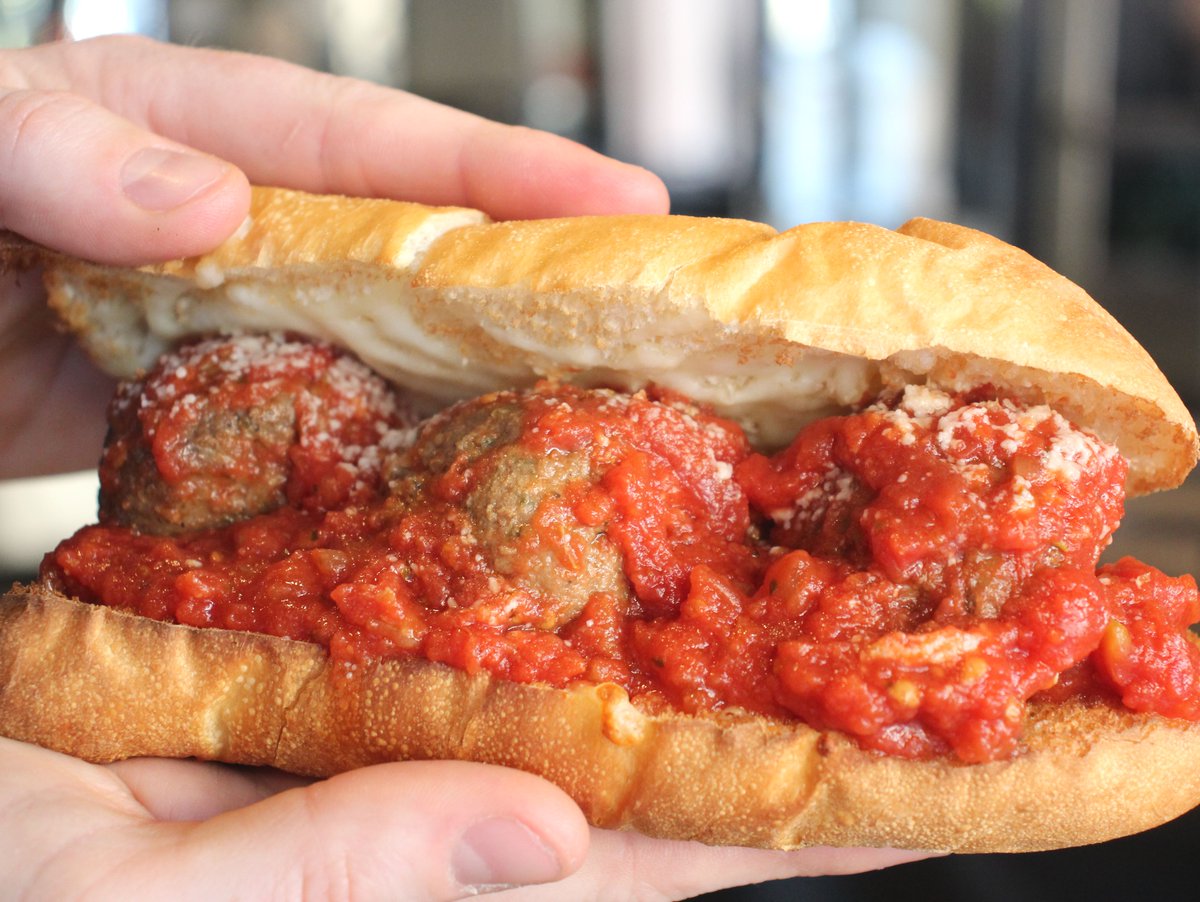 Pizzaritas's tweet photo. Make it a meatball Monday! 🙌 #Pizzaritas https://t.co/kqQc9pnnvA