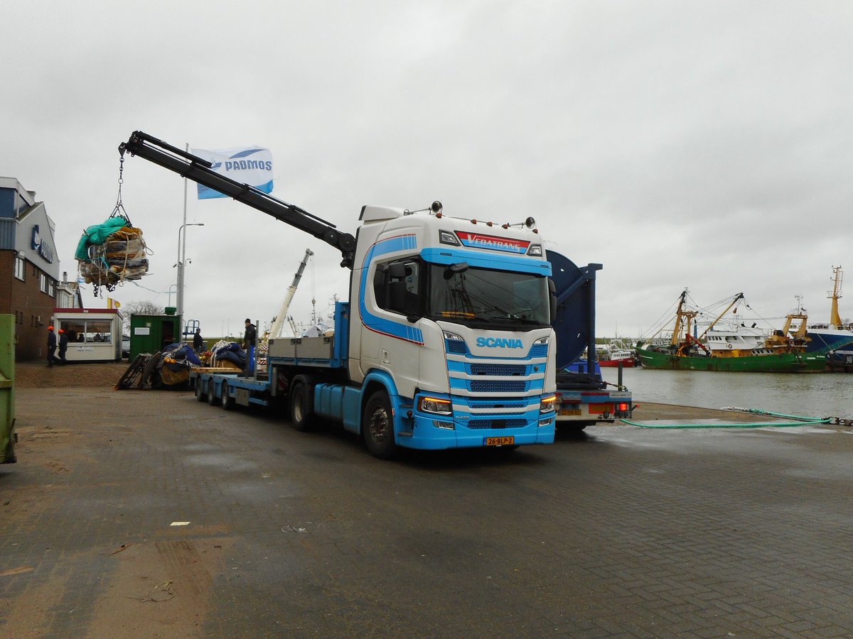 AlbertVCU's tweet photo. Optuigen in Stellendam bij de โLuut Seniorโ #UK124 https://t.co/JBmTO4Xwo6
