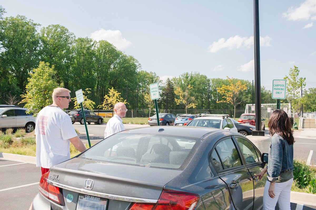 ATPcommutes's tweet photo. Are you an @APSVirginia employee who #commutes by #carpool? Ready to earn some recognition? Show your commitment to carpool and register for #APSCarpoolWeek March 2-6. Don't forget to share your pics with us! https://t.co/tmbe3UtJGn https://t.co/uBXrM4ldqi