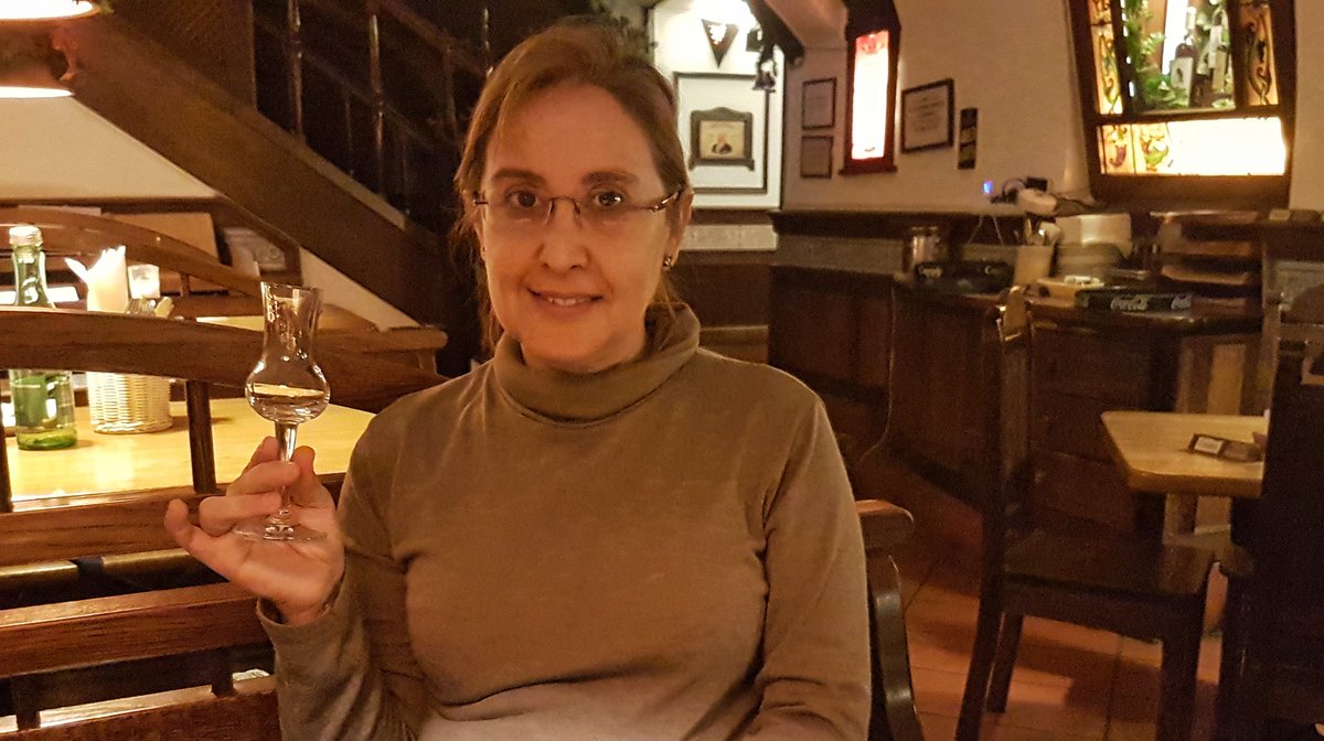 Janonautas's tweet photo. Siguiendo el consejo de @gastroviaje hemos comido en el Fatal Etterem. Un local de comida húngara que nos ha encantado
#budapestcard 
#visitbudapest
#budapestinfo https://t.co/dNzyn7Soh3