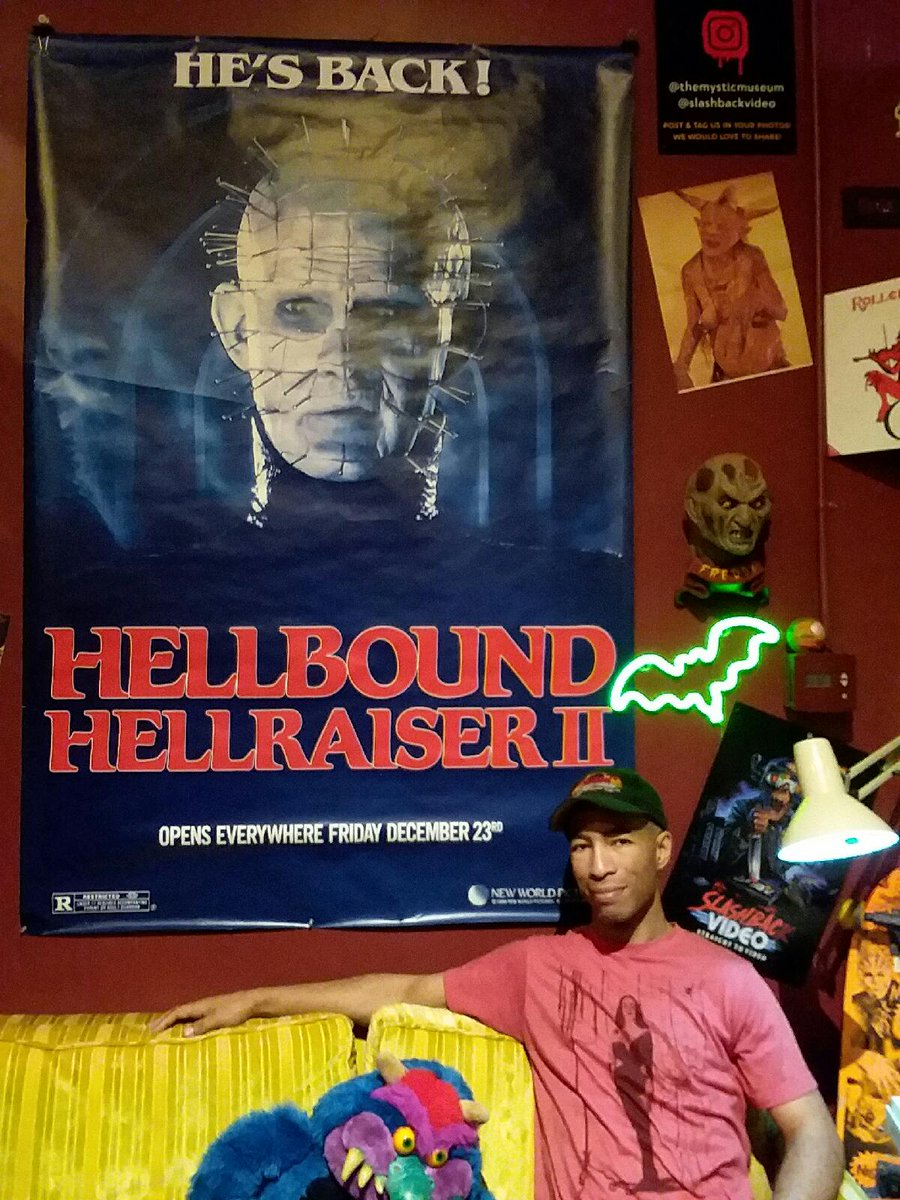 CousteauMagee's tweet image. Had a great time at the opening reception of @SlashbackVideo 80's #HorrorMovies VHS art show. Runs til June. Cool movie set/video store displays, original covers/posters. Synth pop, heavy metal. Step inside, if you dare. They have such sights to show you!  instagram.com/stories/couste…