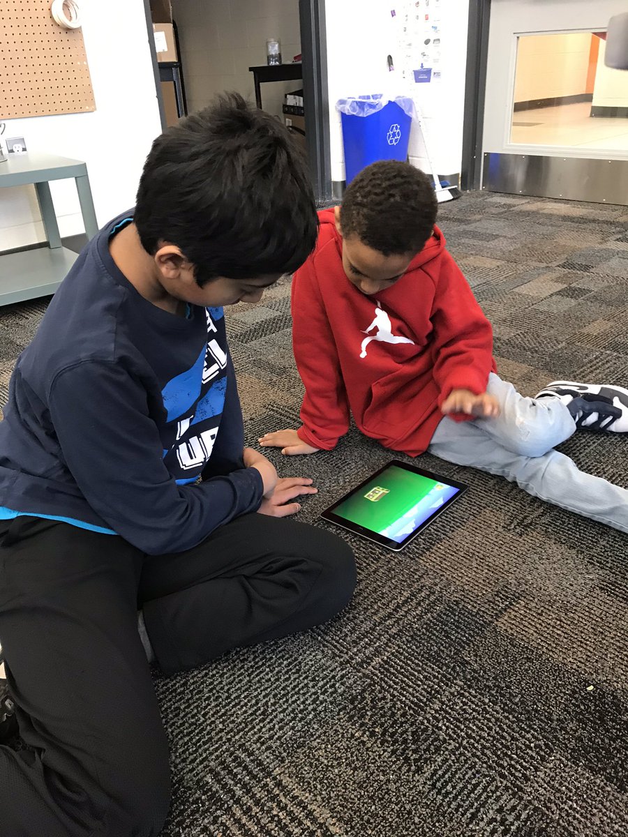 GradeWilliams's tweet photo. Using technology to engage and empower all children! https://t.co/JIH4qh9oYN