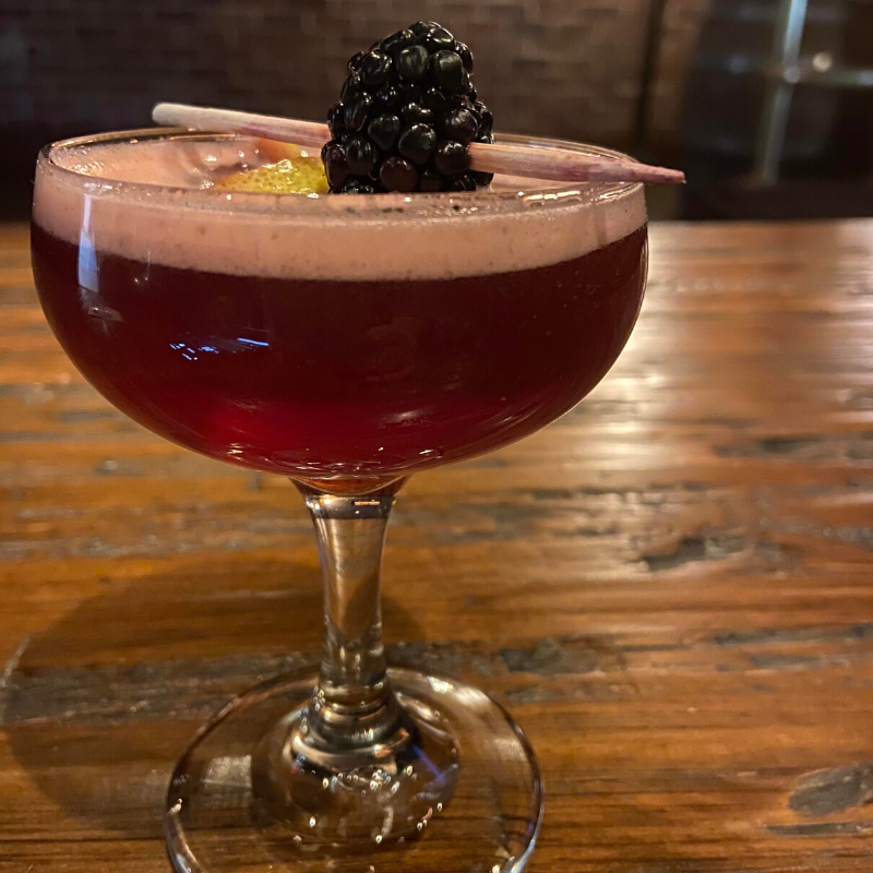 Bar414_Official's tweet photo. Hello Monday! Head over after work and give our Blackberry Lemon Drop a try. #Bar414 https://t.co/F1noVmJM37