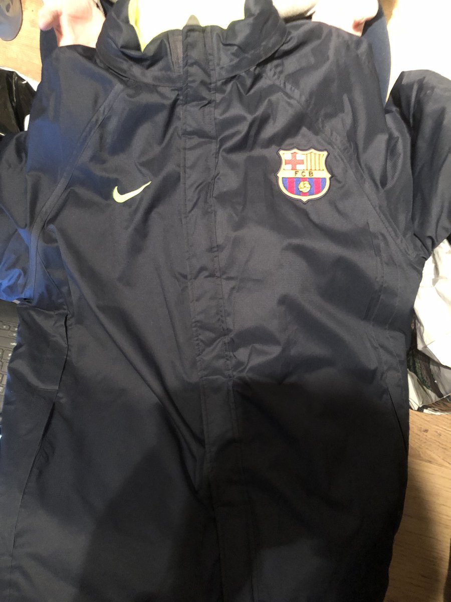 phanforce's tweet image. More items added on the Phanforce Auction page...👀🏒