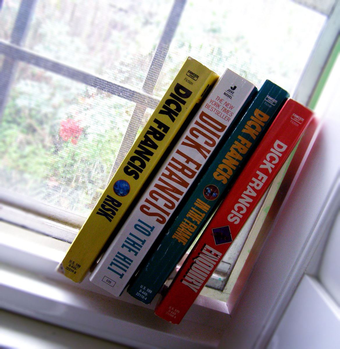 PendragonsBooks's tweet photo. Looking to get in to some of Dick Francis's work? Check us out! We've got just the books for you to start! Bonanza: https://t.co/ZqpOgyQ2lD #bookstagram #books #readinglist #booklover #bookaddicts #reading #dickfrancis #mystery #fiction #thriller https://t.co/pwOWsSbxHU