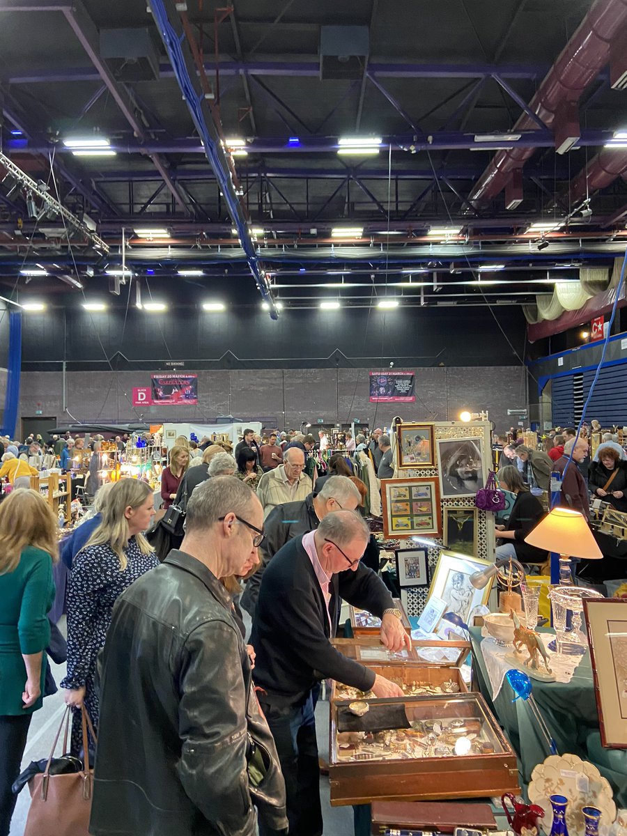 gnbfairs's tweet photo. Thanks to all sellers & buyers who attended the @BrentwoodCentre Antiques Vintage Retro & Collectors Fair yesterday. We will be back at Easter on 12/13 April. #greatitems #greatdealers #whoknowswhatyoumightfind https://t.co/I0YYkZVcvU