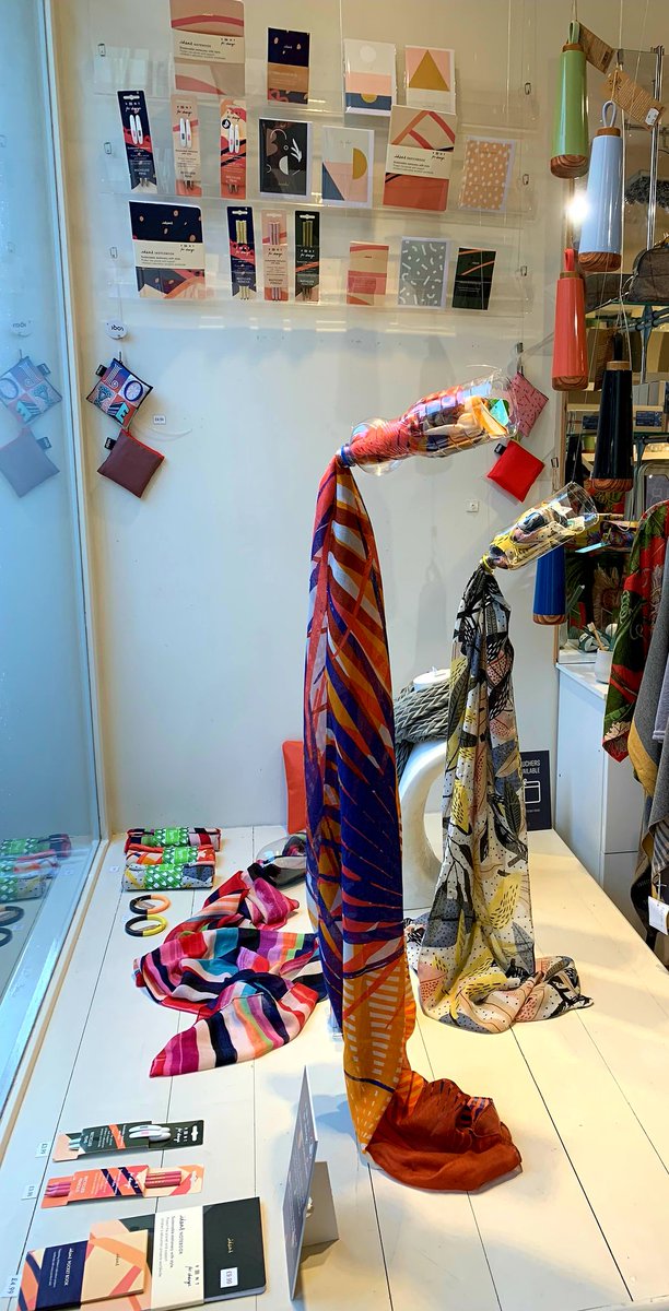 Our latest #Shop #WindowDisplay features scarves and shopping bags made from recycled bottles, stationery made from recycled coffee cups and CD cases

#Recycled #Refined #Design #ecofriendlygifts #greengifts 

💚🌍💙