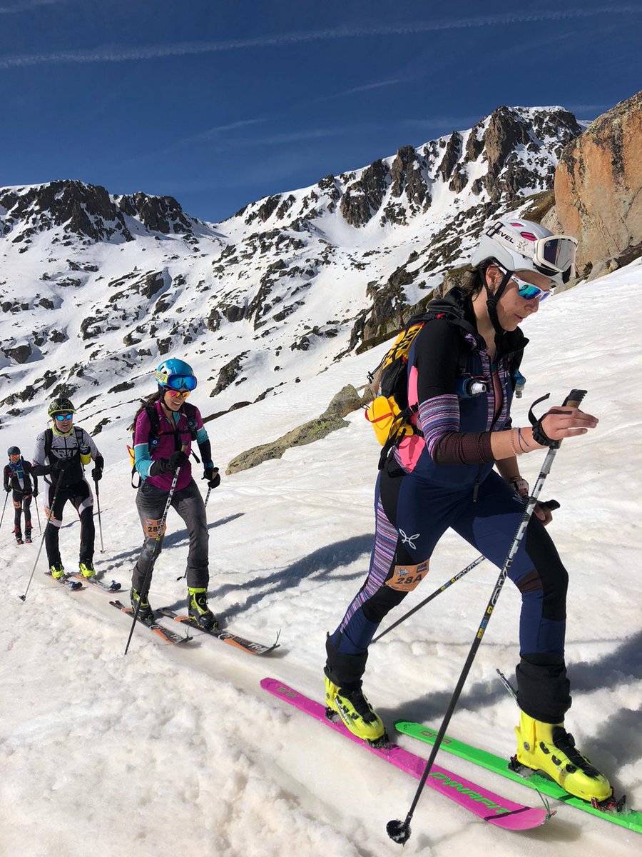 EBEntrenament's tweet photo. ¡Confirmado! Seguir un plan de entrenamiento augmenta la posibilidad de acabar y disfrutar las carreras. Este fin de semana, pese a la dureza de la #skimoAndorra, 💯% de los participantes, alcanzaron la meta. El 50% en la #skimo10. Remarcable Núria R. i Eva P. 1a plaza en su cat. https://t.co/obskeXsuLj