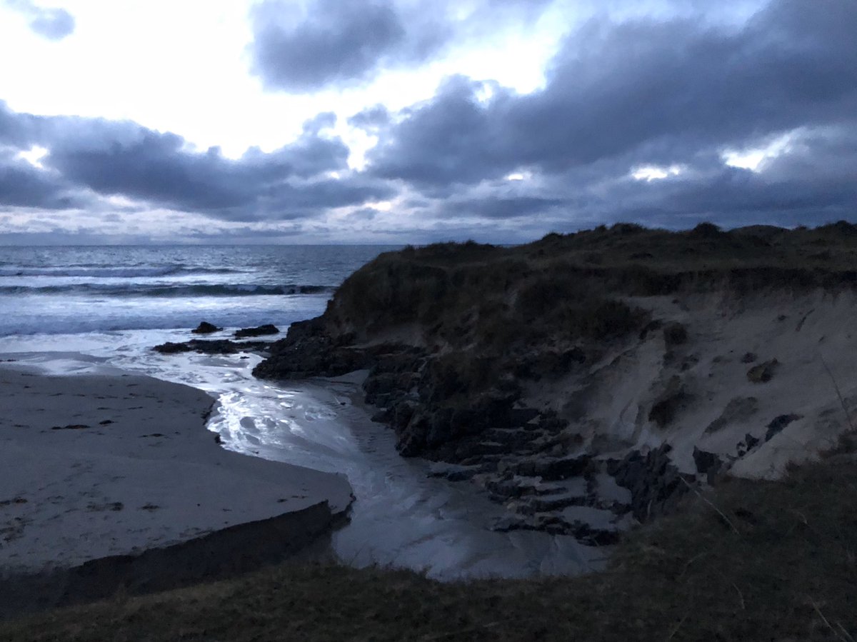 SuilanSpink's tweet photo. #ballevullin #Hebrides  #MondayMotivation #clean this #beach again #StormDenis #stormclean #arrivals #polystrene breaking up #insulation #stryofoam worst #participants #ClimateEmergency includes the state of #seas #ClimateChange is to #takeplasticout #seasourfuture @sascampaigns https://t.co/JZcNO07quH
