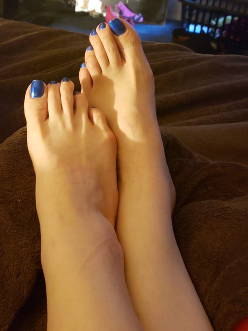 @FeetByToni @sexyemmabutt My feet want to rub some cock https://t.co/b7iBoVyzy7<a class="tags" target="_blank" title="On Twitter" href="/?out=eyJ0eXAiOiJKV1QiLCJhbGciOiJIUzUxMiJ9.eyJpYXQiOjE3MjI5NzY0ODgsImlzcyI6InR3cG9ybnN0YXJzLmNvbSIsIm5iZiI6MTcyMjk3NjQ4OCwiZXhwIjoxNzU0NTEyNDg4LCJyZWRpcmVjdF91cmwiOiJodHRwczovL3R3aXR0ZXIuY29tL0ZlZXRCeVRvbmkifQ.DXSPVp7VerDc5vs34zbwMTUXjQEbz4CAkLa8YSWAfIpAIerU3DBbujmdVTbGeVreytAs5QmCBhr3uYGz8tBCLA">@FeetByToni</a><a class="tags" href="/tag/sexyemmabutt">@sexyemmabutt</a><a href="/tag/footfet%C4%B1sh"class="tags"><span>#footfetısh</span></a>