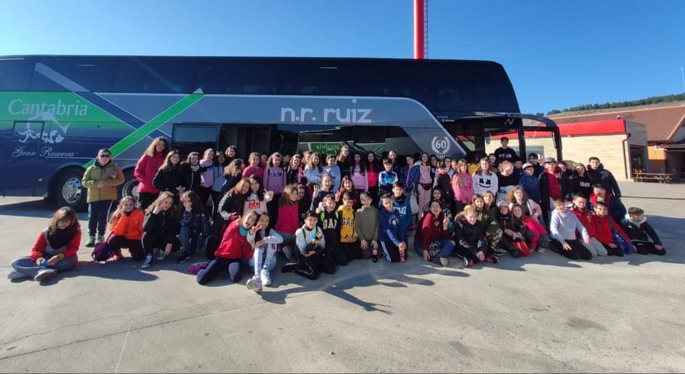 dominicasleon's tweet image. Hoy, nuestros alumnos de 5.° y 6.°EP han comenzado su aventura de inmersión lingüística MAX, ok!
¡Les deseamos que tengan una buena semana de diversión y aprendizaje!
#learningenglish #learnandenjoy