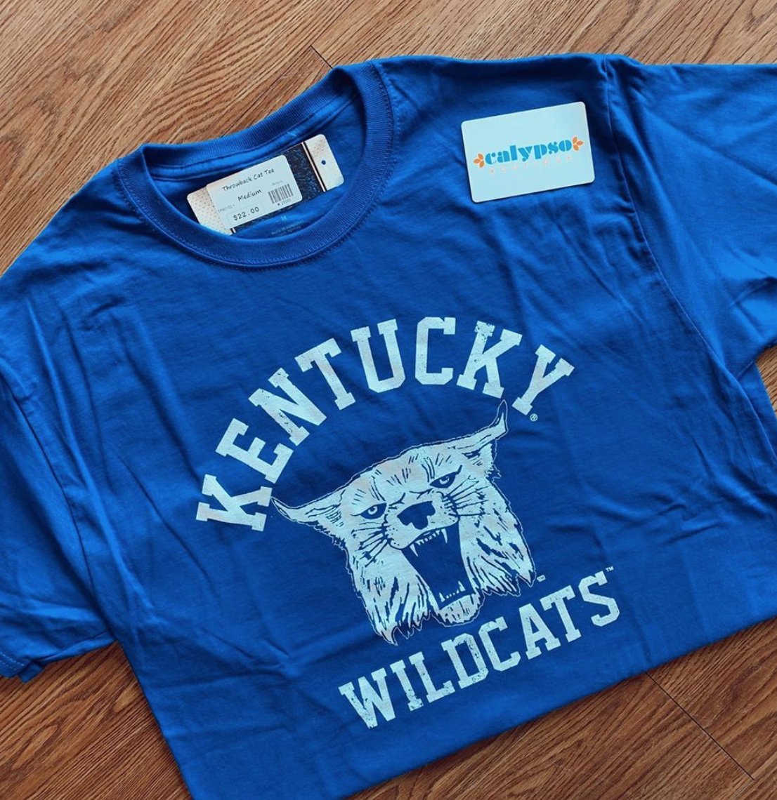 KyKernelConnect's tweet photo. ★ CALYPSO BOUTIQUE GIVEAWAY ★
KRNL has teamed up with @calypsoboutique to give away this free Wildcat tee, and a $25 Calypso gift card! Follow the steps on the second picture then share this post to your story to be entered! Closes on March 6th @ 11:59pm! GOOD LUCK 🌟 https://t.co/ZdLLYPGtw3