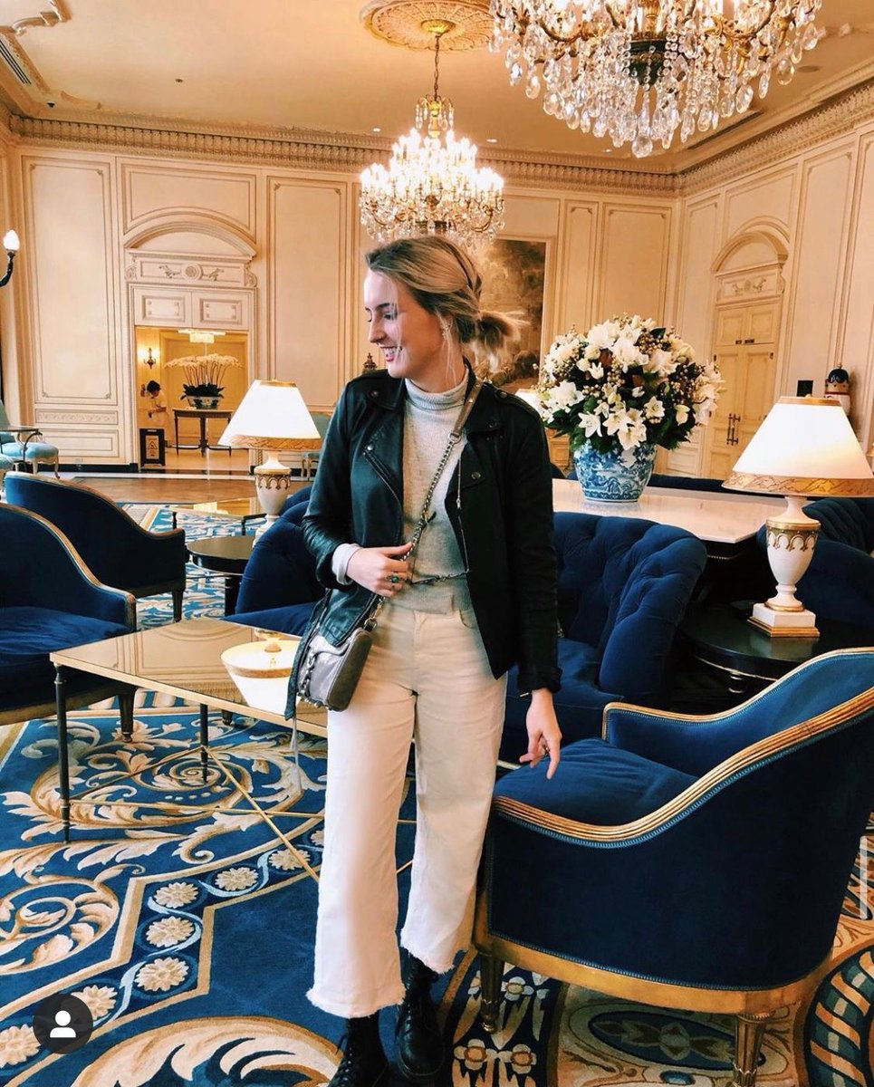After an energizing day of exploring San Diego's bustling downtown, surround yourself with the historic luxury of French antiques, exquisite Persian carpets and Baccarat crystal chandeliers.💎 
📸 : @paula_andrianna