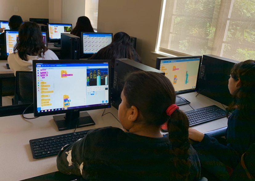 HHFoundation's tweet photo. Increasing Hispanic student’s access to Computer Science Education!

Supported by @Google &amp; @YWCAUSA, we are thrilled to complete another #CSL bootcamp in #LosAngeles. Our LA team and @ywca_gla led the activity for approximately 30 students on Saturday 22nd.
#LOFTCoders https://t.co/xY3pMnaNt5