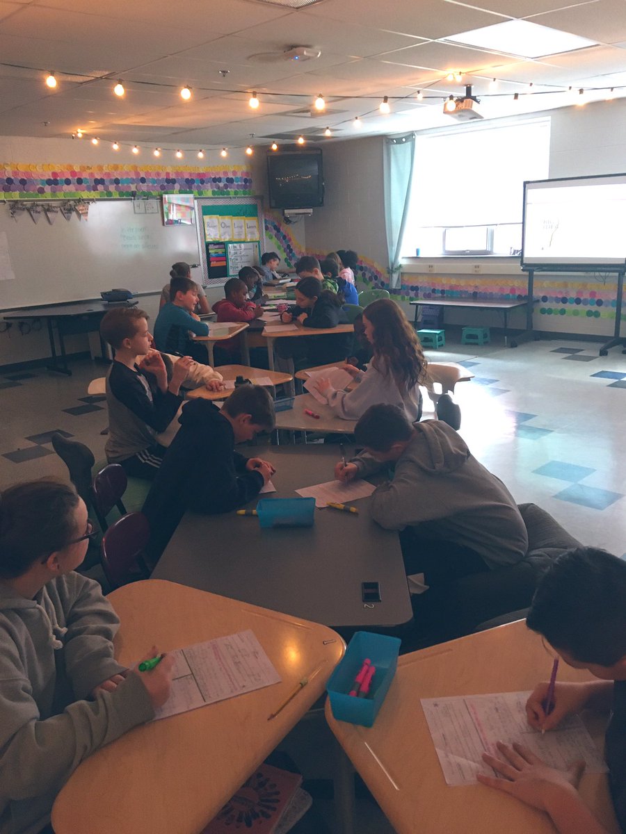 FitzIn6th's tweet image. Students revise and edit “speed dating” style! With each partner rotation they look for specific FCAs and provide feedback #MASDproud #SlaytheTDA