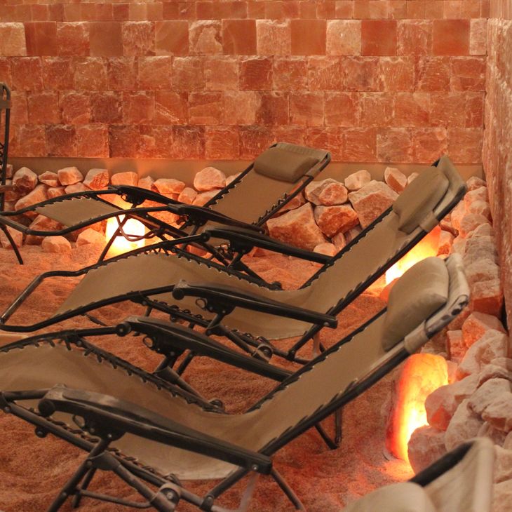 Austin Salt Cave gift certificates are the perfect holiday presents to help friends, family, and colleagues relax — get yours today! Austin Salt Cave Gift Certificates #saltcave #austintx austinsaltcave.com/gift-certifica…