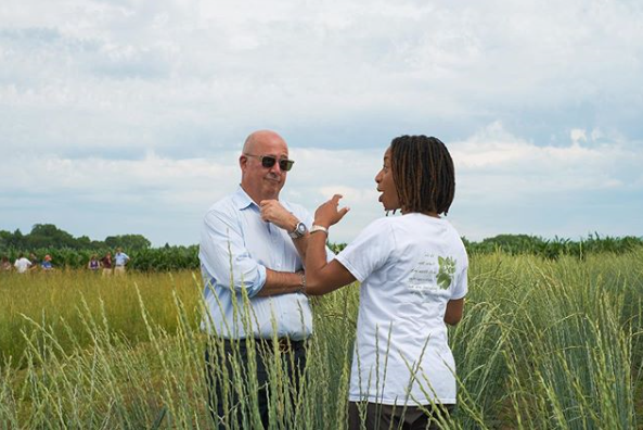 BrooksGroupPR's tweet photo. Have you seen episode 2 of #WhatsEatingAmerica on @msnbc? @andrewzimmern dived into the topic of climate change that you don’t want to miss out on! #chefaz #andrewzimmern #msnbc #climatechange https://t.co/zCEkkoQcmy